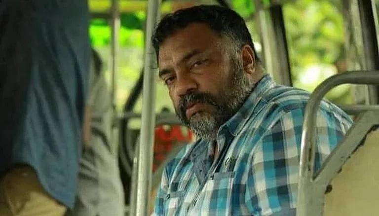 கடனை திரும்ப கேட்டதால் ஆத்திரம்.. இளைஞரை சரமாரியாக வெட்டிய அய்யப்பனும் கோஷியும் திரைப்பட நடிகர் !  