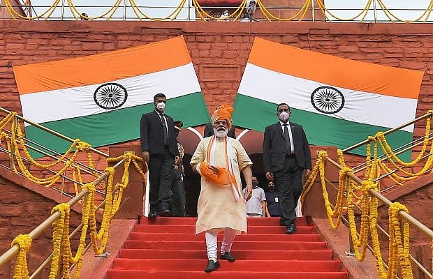 “போலி சுதேசிகளின் வேடம் அம்பலம்.. மோடி கும்பலுக்கு தெரியுமா கொடியின் மேன்மை”: தீக்கதிர் ஏடு கடும் கண்டம்!