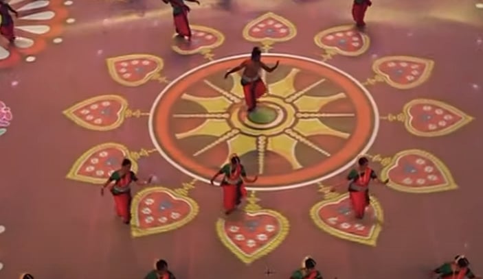 8 மாநிலங்களின் பாரம்பரிய நாட்டியம்.. லிடியன் நாதஸ்வரனின் இசை: புகைப்பட தொகுப்பு!