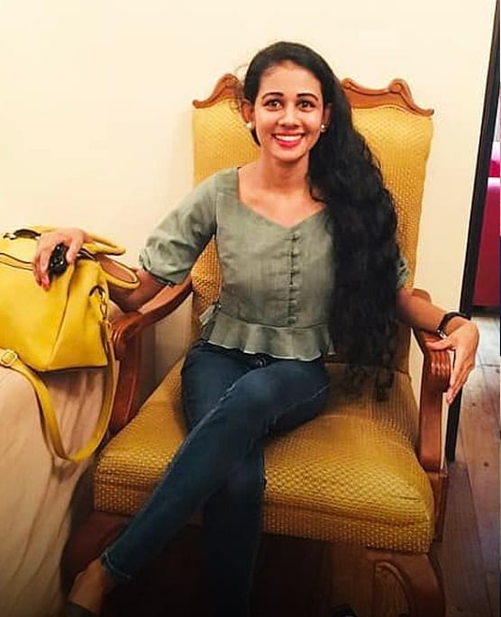 ஓடிச் சென்ற கோத்தபய.. அதிபர் மாளிகையில் போட்டோ சூட்.. இணையத்தை கலக்கும் புகைப்படம்!