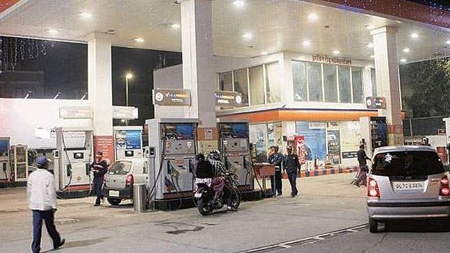 டீசல் திருட்டை தடுத்த பெட்ரோல் பங்க் மேனேஜர் சுட்டுக்கொலை.. உ.பி-யில் அதிர்ச்சி சம்பவம்!