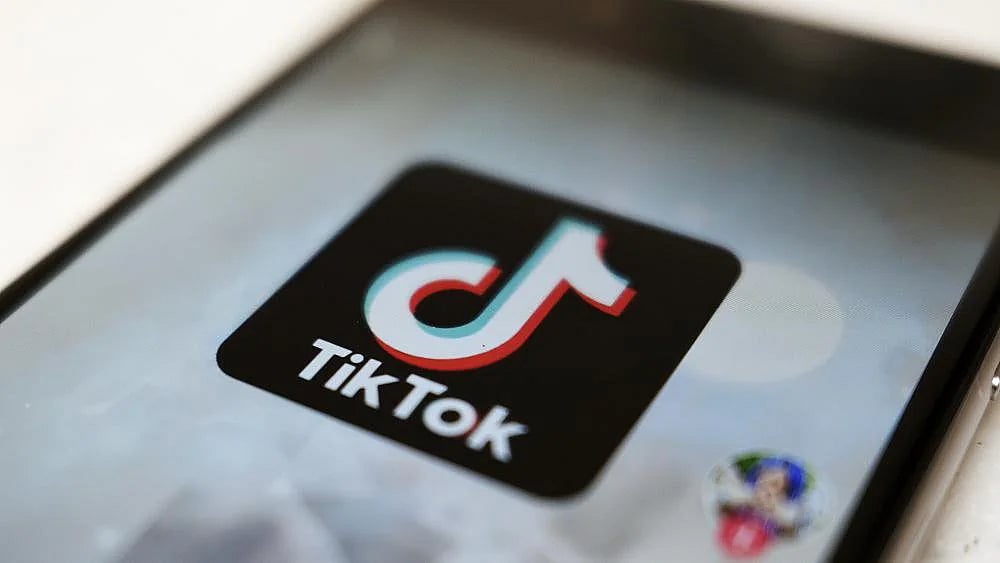 TIKTOK-ன் புதிய விளையாட்டால் உயிரை இழந்த 2 சிறுமிகள்.. கொதித்தெழுந்த அமெரிக்க மக்கள் - பின்னணி என்ன?