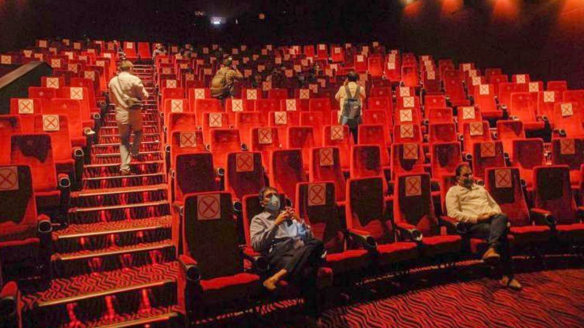 "ஏ.சி-யில் உட்கார்ந்து இலவசமா படம் பாக்கலாம்.." - பம்பர் offer கொடுத்த தியேட்டர்.. ஆனா ஒரு கண்டிஷன்..