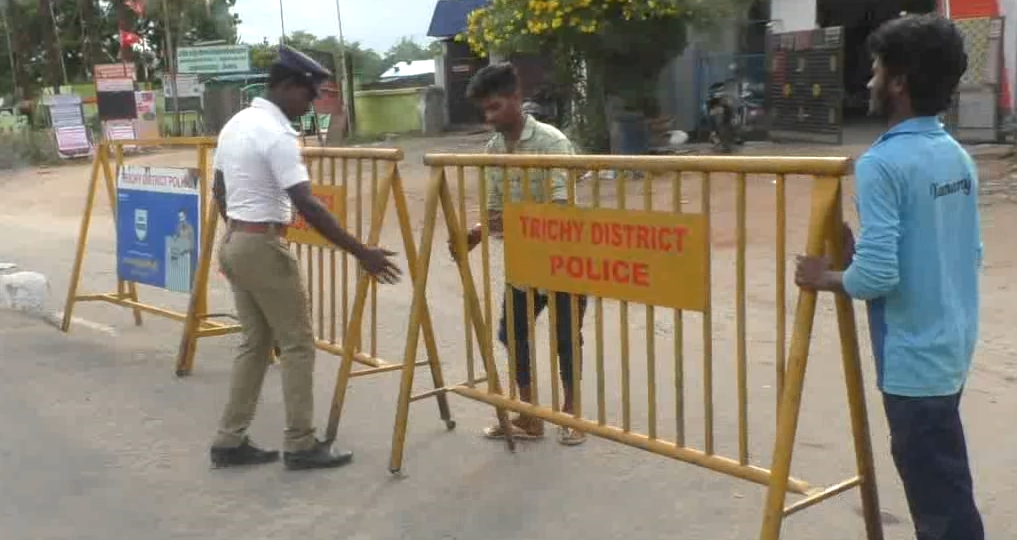 லாரி சக்கரத்தில் சிக்கி தாய் பலி.. 5 வயது சிறுவன் கண்முன்னே நடந்த கொடூர சம்பவம்!