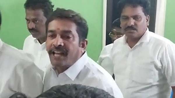 ‘இன்னும் எத்தனை நாளைக்கு இப்படி?’ : H.ராஜா Pressmeetல் கேள்விகேட்டவரை மதத்தை கூறி அவமதித்த பாஜக நிர்வாகி!