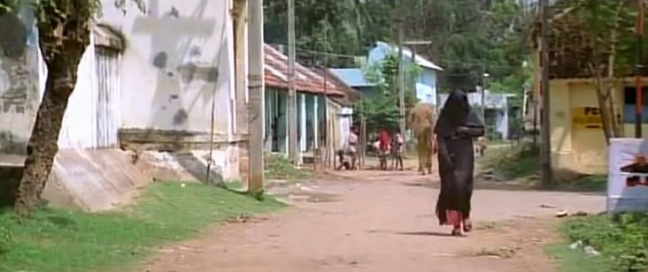 காதலியை பார்க்க வடிவேலு பாணியில் சென்ற இளைஞர்.. சுற்றிவளைத்து பிடித்த ஊர் மக்கள்.. நடந்தது என்ன ?