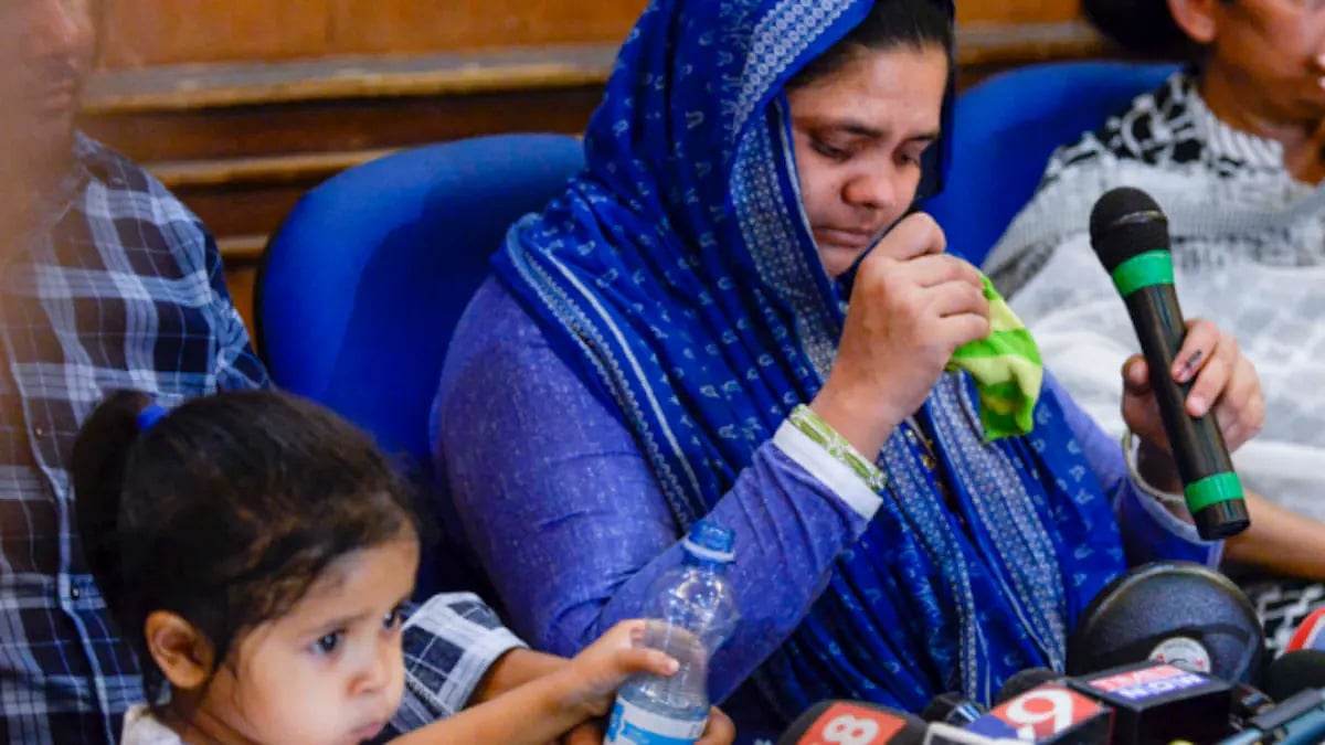 குஜராத் கலவரம் - கர்ப்பிணி கூட்டு பாலியல் வன்கொடுமை வழக்கு- குற்றவாளிகளை விடுவித்து பாஜக அரசு உத்தரவு ! 