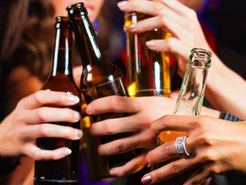 “டேய் மச்சா Party வைடா..” - party வைக்க மறுத்த நண்பனை சரமாரியாக தாக்கிய சக நண்பர்கள் ! 