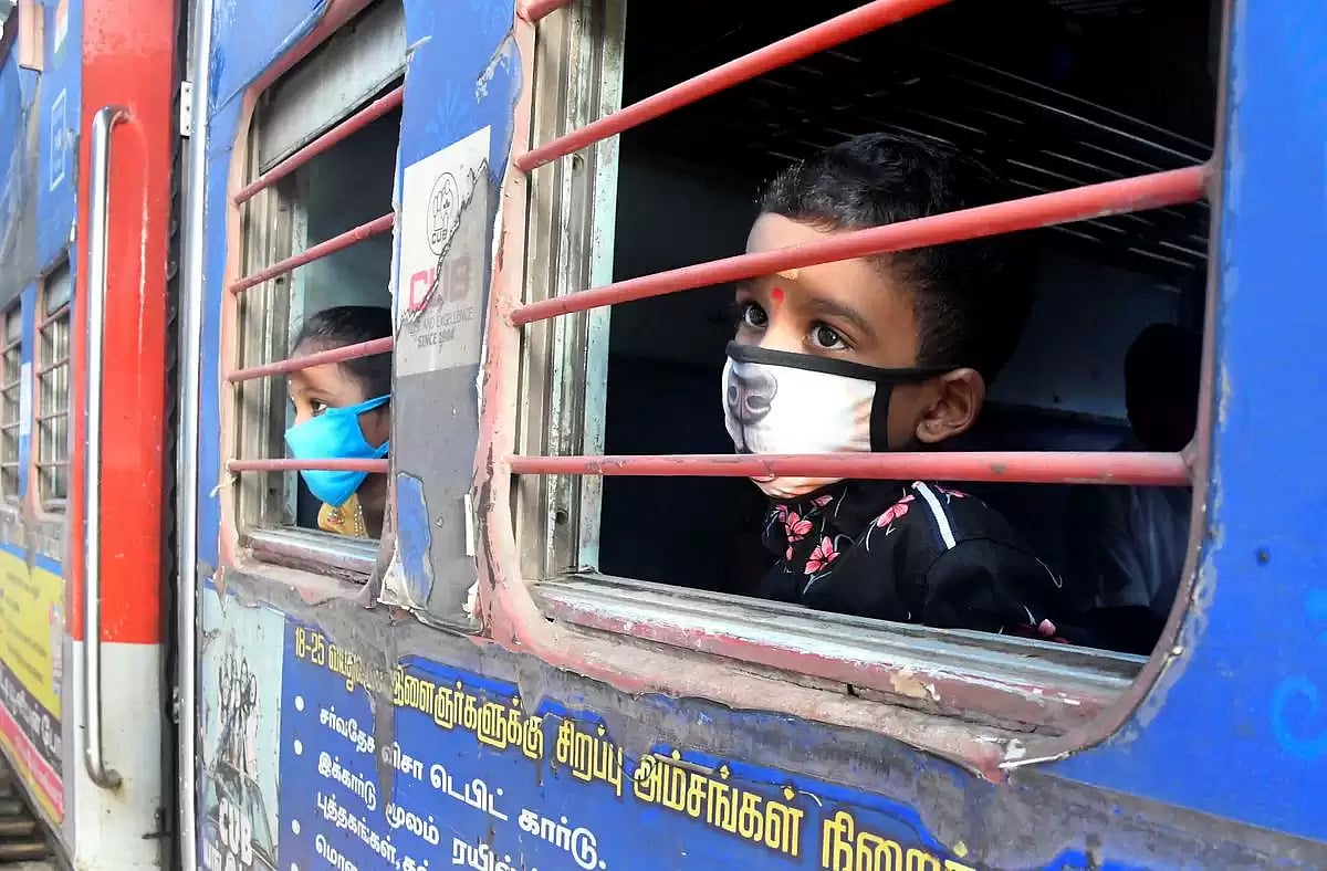 இனி 5 வயதுக்குட்பட்ட குழந்தைகளுக்கும் டிக்கெட் கட்டாயமா.. ? அதிர்ச்சி தகவலுக்கு ரயில்வேயின் பதில் என்ன ? 