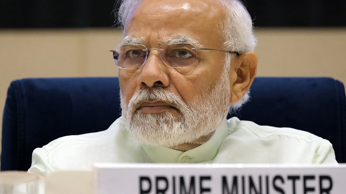 “5G அலைக்கற்றை ஒதுக்கீடு - காவி கார்ப்பரேட் கூட்டாளிகளுக்கு உதவி செய்த மோடி அரசு”: தீக்கதிர் ஏடு விளாசல்!