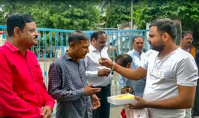 "பில்கிஸ் பானு:குழுவில் இருந்த 10 பேரில் 5 பேர் பாஜக-வினர்" -தலைமை நீதிபதியிடம் புகாரளித்த 134 அதிகாரிகள்