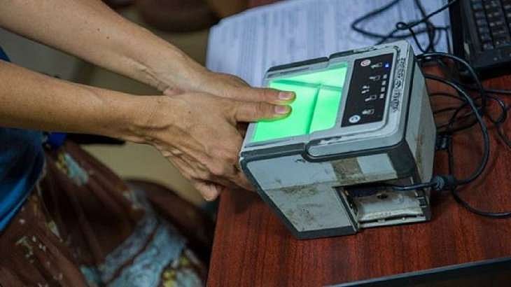 கட்டைவிரல் தோலை உரித்து இரயில்வே தேர்வில் விரல் மாறாட்டம்.. மோசடி கும்பல் பிடிபட்டது எப்படி ?