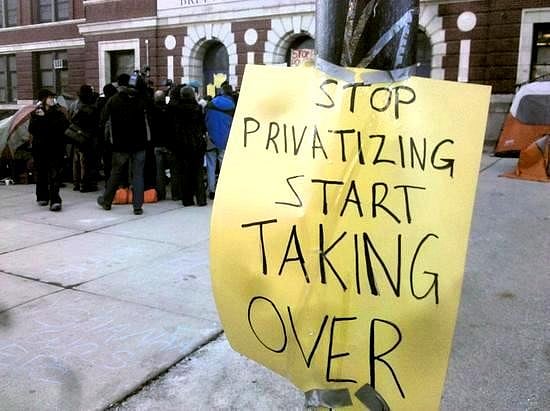 மின்கட்டணம் கூட செலுத்தமுடியாத அமெரிக்கர்கள்.. தனியார்மயத்தின் கோர விளைவுகளை அனுபவிக்கும் வல்லரசு தேசம்!