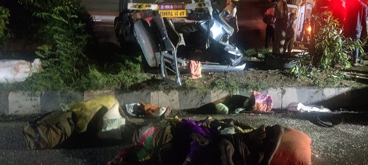அதிகாலையில் நடந்த கோர விபத்து.. 2 குழந்தை உட்பட 9 பேர் உடல் நசுங்கி பலி: 14 பேர் கவலைக்கிடம்!