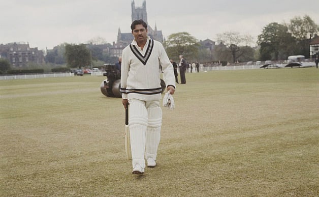 "இந்திய அணியில் இவருக்கு போட்டியே கிடையாது" - இந்திய அணி முன்னாள் கேப்டன் ஆருடம் !