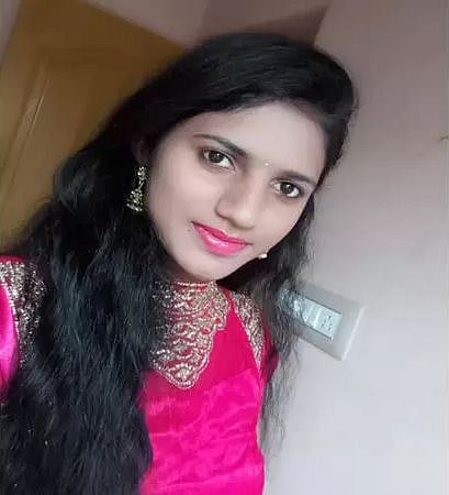 இரயில் மோதி மாணவி உயிரிழப்பு.. போராட்டத்தில் ஈடுபட்ட மாணவர்கள் - கர்நாடகாவில் பரபரப்பு !