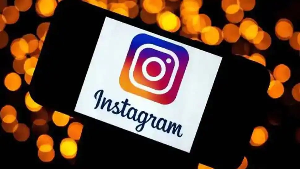 பிகினியுடன் இன்ஸ்டாவில் புகைப்படம்.. வேலையை இழந்த பெண் பேராசிரியர்..ரூ.99 கோடி நஷ்டஈடு கேட்டு நோட்டீஸ் !