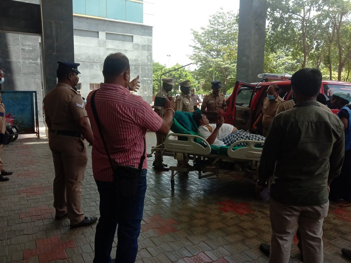 "நெஞ்சு வலிக்கிறது, சிறைக்கு செல்ல மாட்டேன்"..தேம்பி தேம்பி அழுத பாஜக மாநில துணைத்தலைவர்..நடந்தது என்ன ?