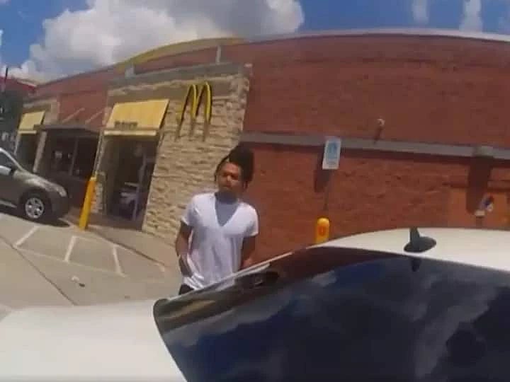 French Fries-யால் வந்த சண்டை.. போலிஸுக்கு புகார் கொடுத்து WANTED-ஆக வந்து சிக்கிய கொலை குற்றவாளி !