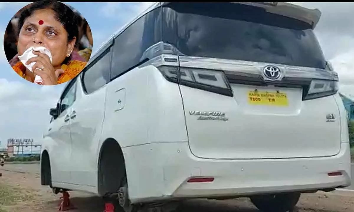 ஆந்திர முதல்வரின் தாய் சென்ற காரின் இரண்டு டயர்களும் வெடித்து விபத்து.. திட்டமிட்ட தாக்குதலா என சர்ச்சை? 