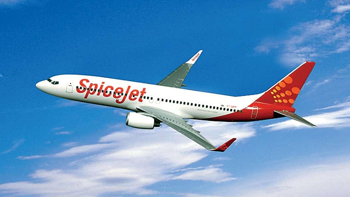 பயணிகளை 1 கி.மீ நடக்க வைத்த SPICEJET .. விமான நிறுவனத்தை வறுத்தெடுக்கும் பயணிகள் !  இதுதான் காரணமா ?