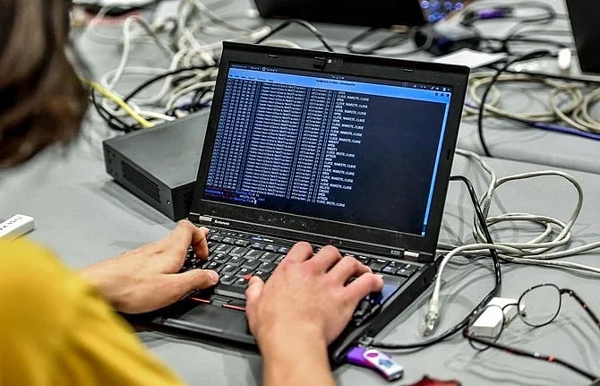 WHATSAPP-ல் வந்த LINK.. ஒரே ஒரு கிளிக் செய்ததால் 21 லட்சத்தை இழந்த பெண்.. பின்னணி என்ன ?