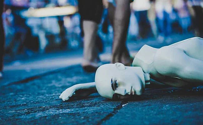 நண்பன் பேசாததால் மன உளைச்சல்.. இளம் பெண் எடுத்த விபரீத முடிவு: பெற்றோர் அதிர்ச்சி!