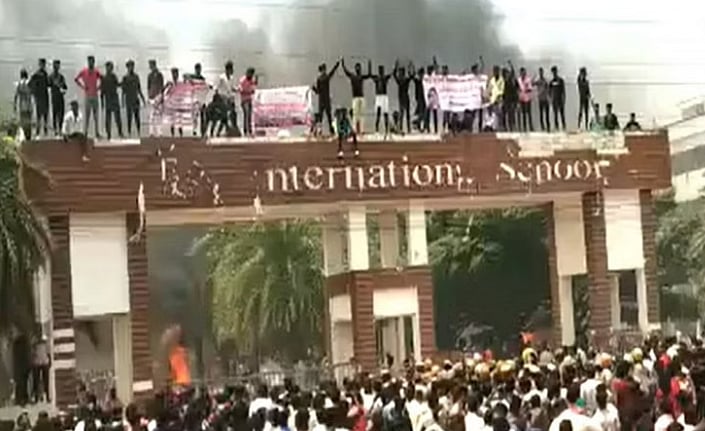 ’சட்டப்படி நடவடிக்கை எடுக்கப்படும்’..
ஸ்ரீமதியின் பெற்றோரிடம் வாக்கு கொடுத்த முதலமைச்சர் மு.க.ஸ்டாலின்!