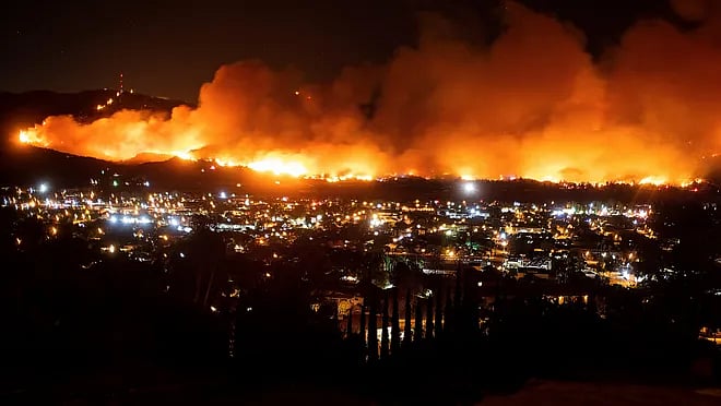 “காட்டுத் தீ.. 76,000 ஏக்கர் வனம் எரிந்து நாசம்”: மனித குலத்திற்கு எச்சரிக்கை விடுக்கும் காலநிலை மாற்றம்!