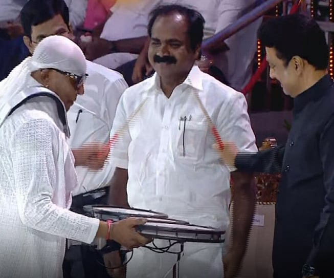 44வது செஸ் ஒலிம்பியாட் நிறைவு விழா: Drums இசைத்து அனைவரையும் ஆச்சரியப்பட வைத்த முதலமைச்சர் மு.க.ஸ்டாலின்!