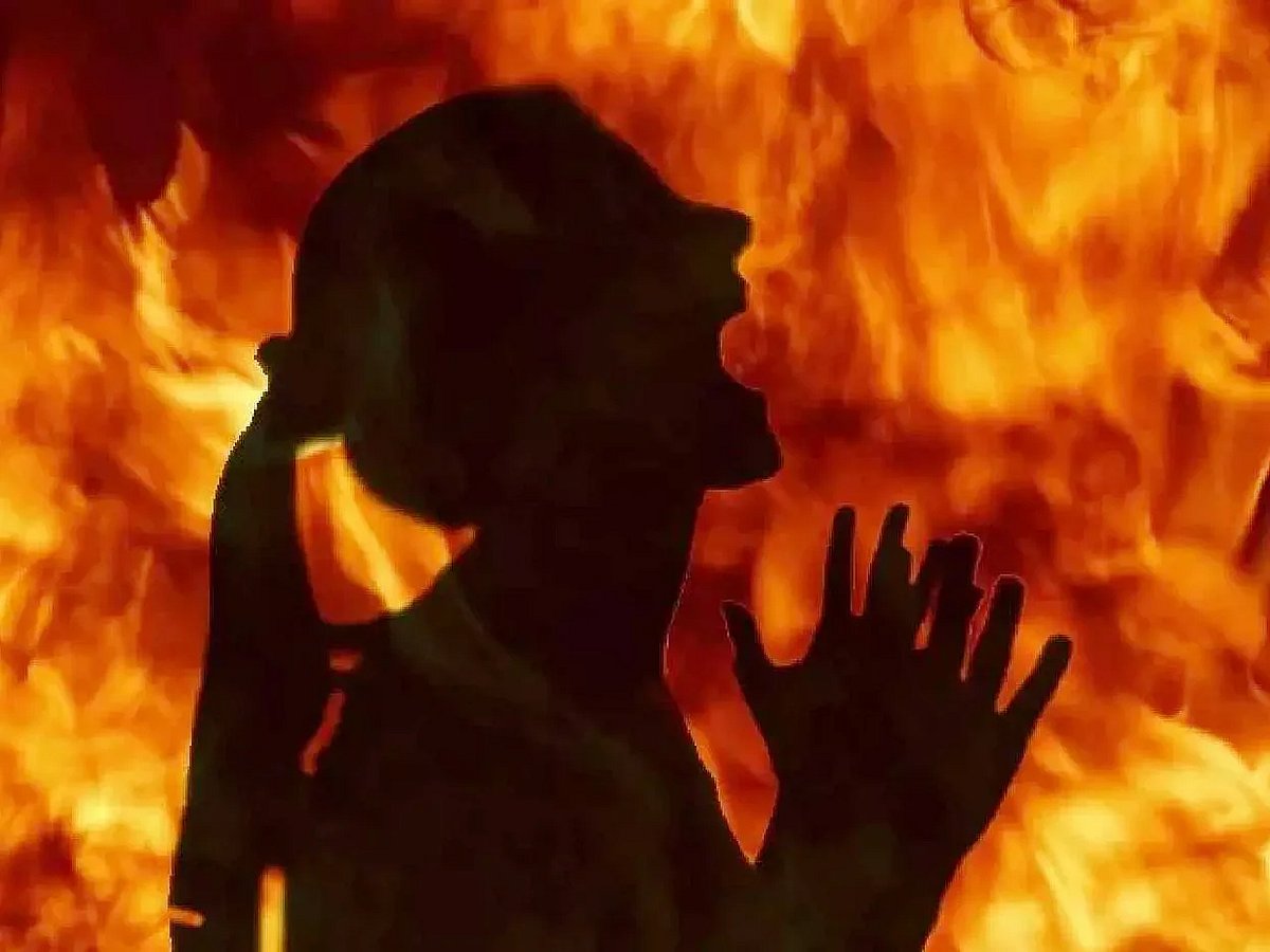 ஒருதலை காதலால் மாணவிக்கு நேர்ந்த அவலம்.. உறவினர்களால் 144 தடை பிறப்பிப்பு.. ஜார்கண்டை உலுக்கிய சம்பவம் !