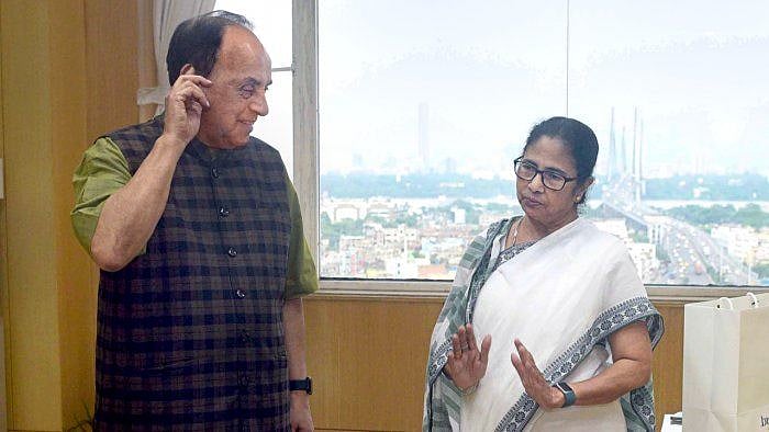 மம்தா பானர்ஜியுடன் 30 நிமிடம் ஆலோசனை: சுப்பிரமணியன் சுவாமி திடீர் சந்திப்பால் மோடி, அமித்ஷா கலக்கம்!