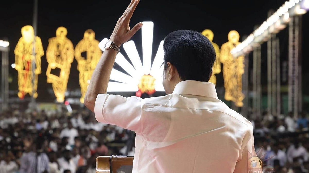 “கல்வி, சுகாதார வசதிகள் வழங்குவதில் வட இந்தியாவைவிட, சிறப்பாகச் செயல்படும் தமிழ்நாடு” : முரசொலி!