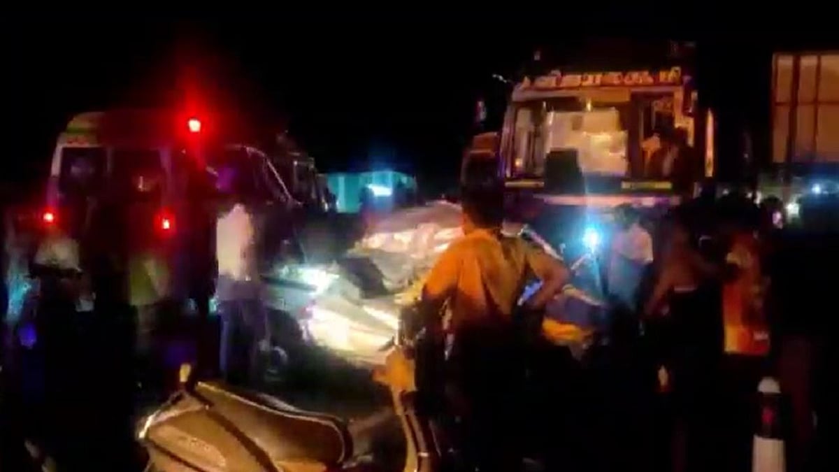 கார் மீது மோதிய சொகுசு பேருந்து.. சிறுமி உட்பட 6 பேர் பலி: இரவில் டீ குடிக்க சென்றவர்களுக்கு நடந்த சோகம்!