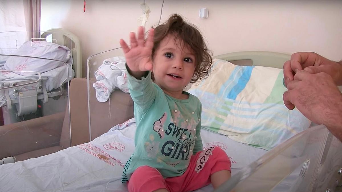 நீ என்ன பெரிய புலியா.. பாம்பை ஒரே கடியால் 2 துண்டாக்கிய சிறுமி: எங்கு நடந்தது தெரியுமா?