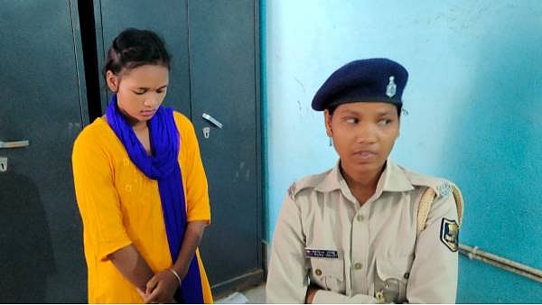 8 மாதமாக செயல்பட்ட போலி காவல்நிலையம்.. உண்மையான போலிஸ் என நம்பிய ஊழியர்கள்.. விசாரணையில் அதிர்ச்சி !