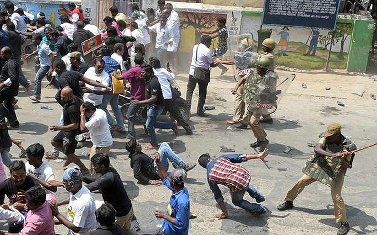 "ஸ்டெர்லைட் விவகாரத்தில் 13 பேரை சுட்டுக் கொன்றுவிட்டு இப்போது வாய்கிழிய பேசுகிறார்" -பழனிசாமிக்கு பதிலடி