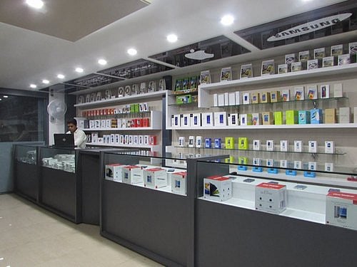 காதலுக்காக இரவு முழுவதும் பெண்கள் கழிவறையில் இருந்த நபர்.. இதுக்கெல்லாமா இப்படி செய்வார்கள்?