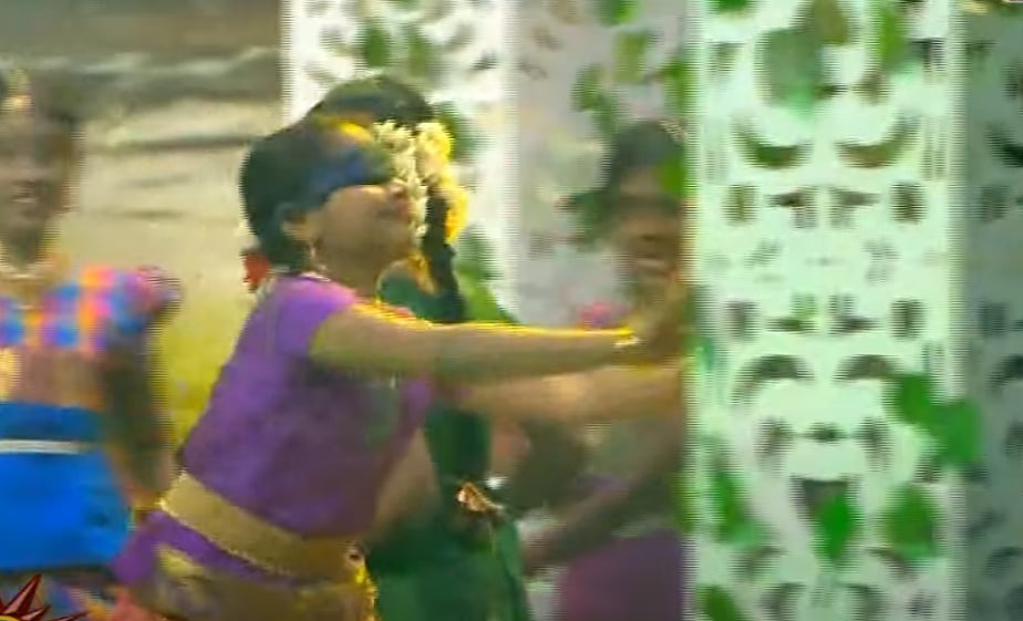 JALLIKATU TO CHESS -செஸ் ஒலிம்பியாட் நிறைவு விழாவில் தமிழர்களின் வீர விளையாட்டுக்கள் ! (PICTURES)