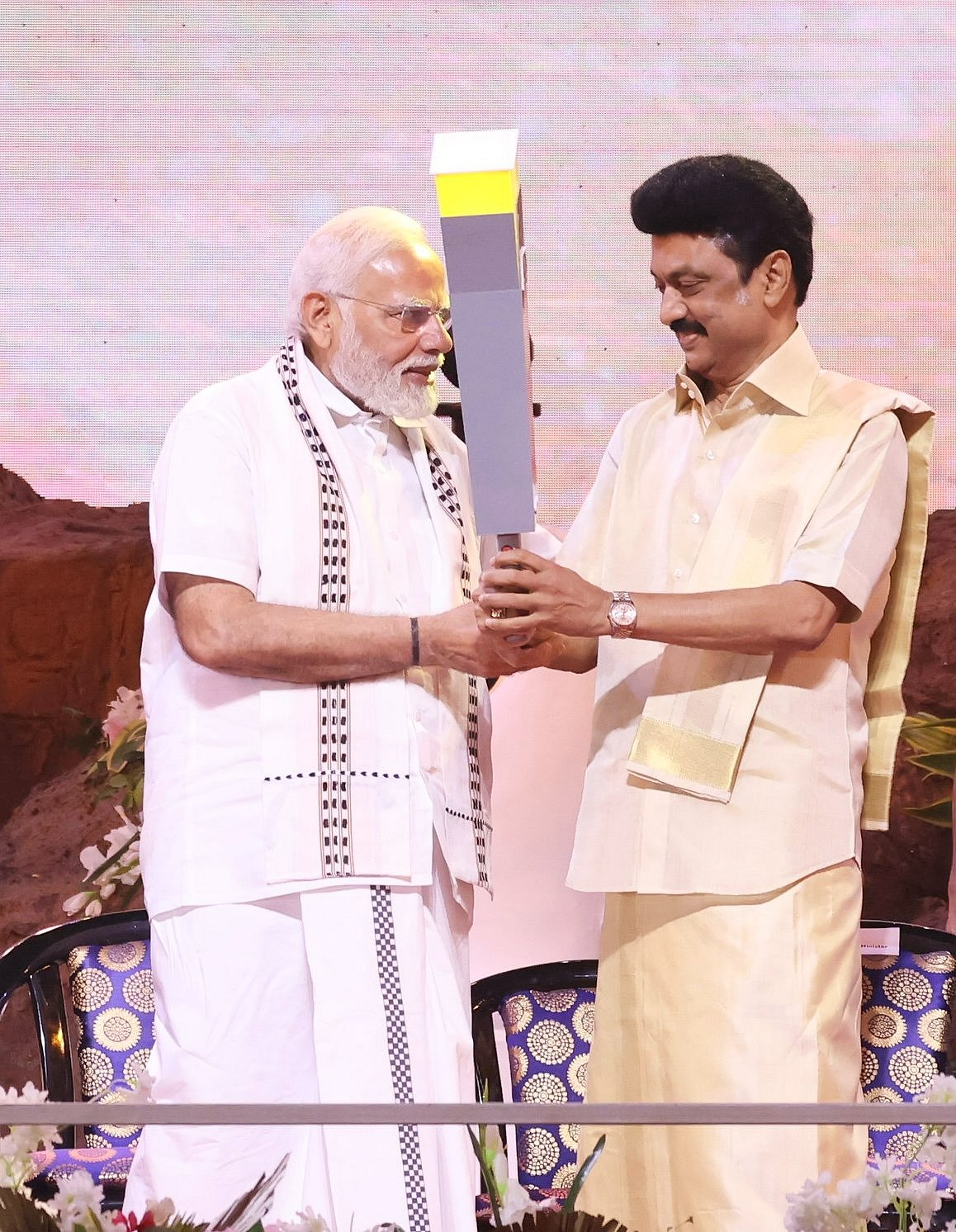 “பண்பாட்டுத் திருவிழா.. செஸ் போட்டியை நடத்தியதன் மூலம் உலகமே வியக்கிறது” : முதல்வருக்கு முரசொலி பாராட்டு!