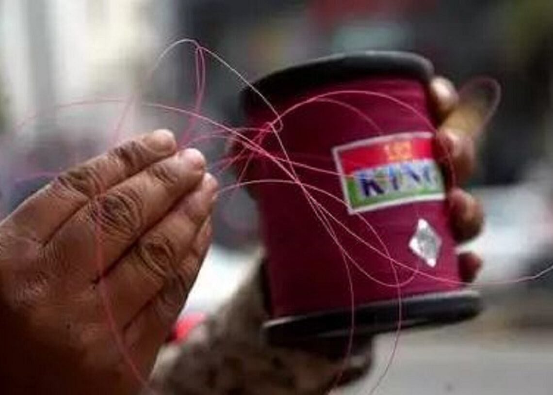 மனைவி, மகள் கண்முன்னே இறந்த நபர்.. மாஞ்சா நூலால் நடுரோட்டில் ஏற்பட்ட சோகம்.. டெல்லியில் அதிர்ச்சி !