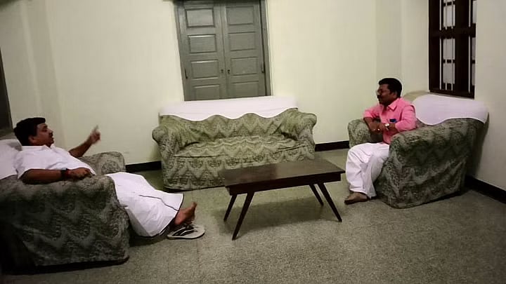 ‘கட்சி பேரு போடாம போஸ்டர் அடிப்போம் தலைவரே’ : பித்தலாட்ட வேலையை வெளிப்படையாக ஒத்துக்கொண்ட பாஜக நிர்வாகி !