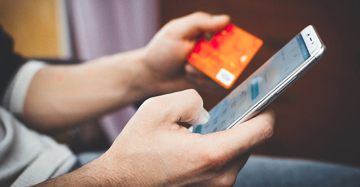 'யாரும் ஏமாந்துடாதிங்க'.. Loan App-ல் சிக்கலில் மாட்டிக் கொண்ட பெண்: கண்ணீர் மல்க புகார்!