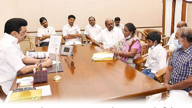 தமிழ்நாடே உற்று நோக்கிய இரண்டு முக்கிய சம்பவங்கள்.. விரிவான விவரங்கள் உள்ளே !