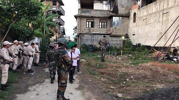 "2 மாதங்களுக்கு 144 தடை.. 5 நாட்களுக்கு இணைய சேவை துண்டிப்பு .." - என்ன நடக்கிறது மணிப்பூரில் ?