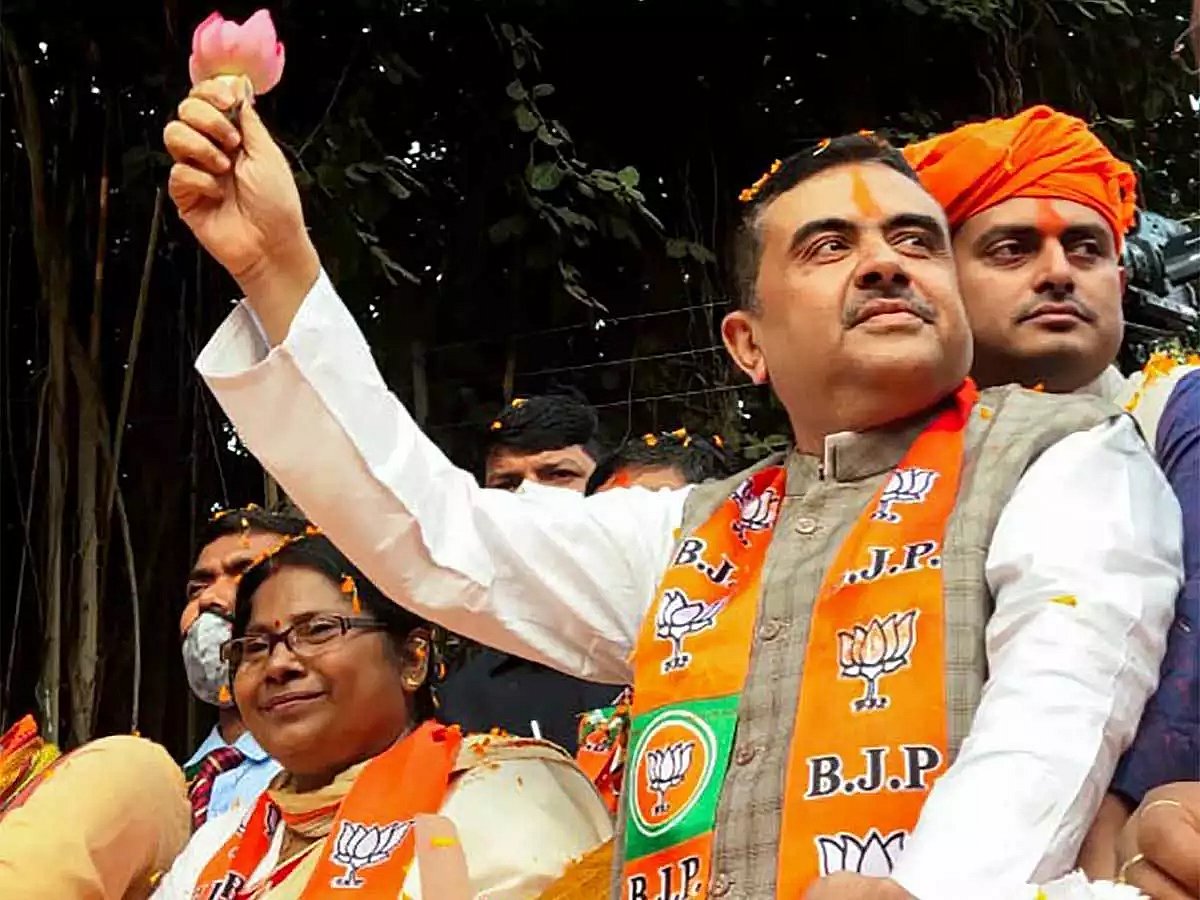 "பாஜக ஆட்சிக்கு வந்தால் பள்ளிகளில் 'பகவத் கீதை' கட்டாயம்.." - மேற்கு வங்க பாஜக தலைவர் சர்ச்சை பேச்சு !