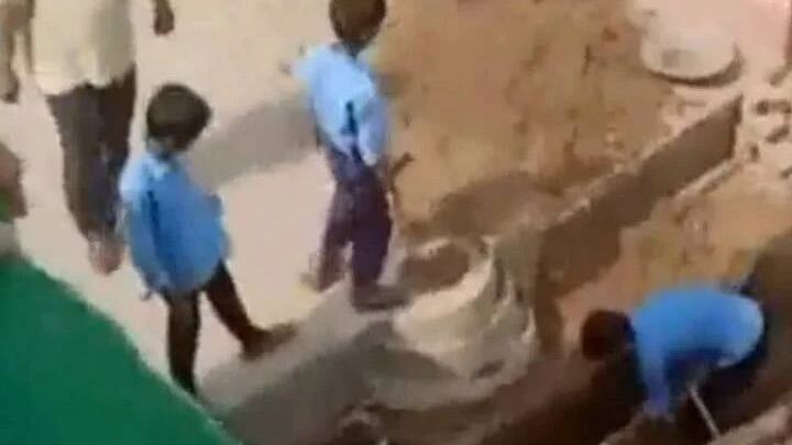 மாணவர்களை பகுதிநேர கூலி தொழிலாளிகளாக்கிய அரசு பள்ளி.. வெளிவந்த வடமாநில அரசு பள்ளிகளின் அவலம் !  