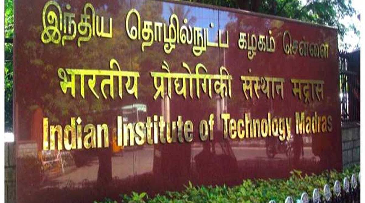 ஓடும் இரயிலில் இருந்து தவறி விழுந்த IIT மாணவி.. வெளிமாநிலத்தில் இருந்து படிக்க வந்தவருக்கு நேர்ந்த சோகம்!