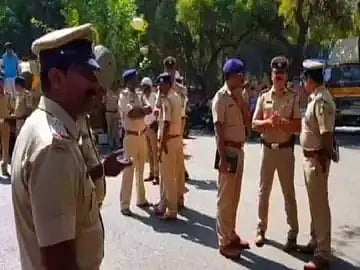 விவாகரத்து கேட்ட மனைவியை கொடூரமாக கொலை செய்த கணவர்.. நீதிமன்ற வளாகத்தில் நடைபெற்ற அதிர்ச்சி சம்பவம் !