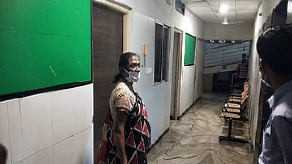 கருமுட்டை விற்பனை விவகாரம் : ஈரோடு தனியார் மருத்துவமனைக்கு மீண்டும் சீல் - அதிகாரிகள் அதிரடி !